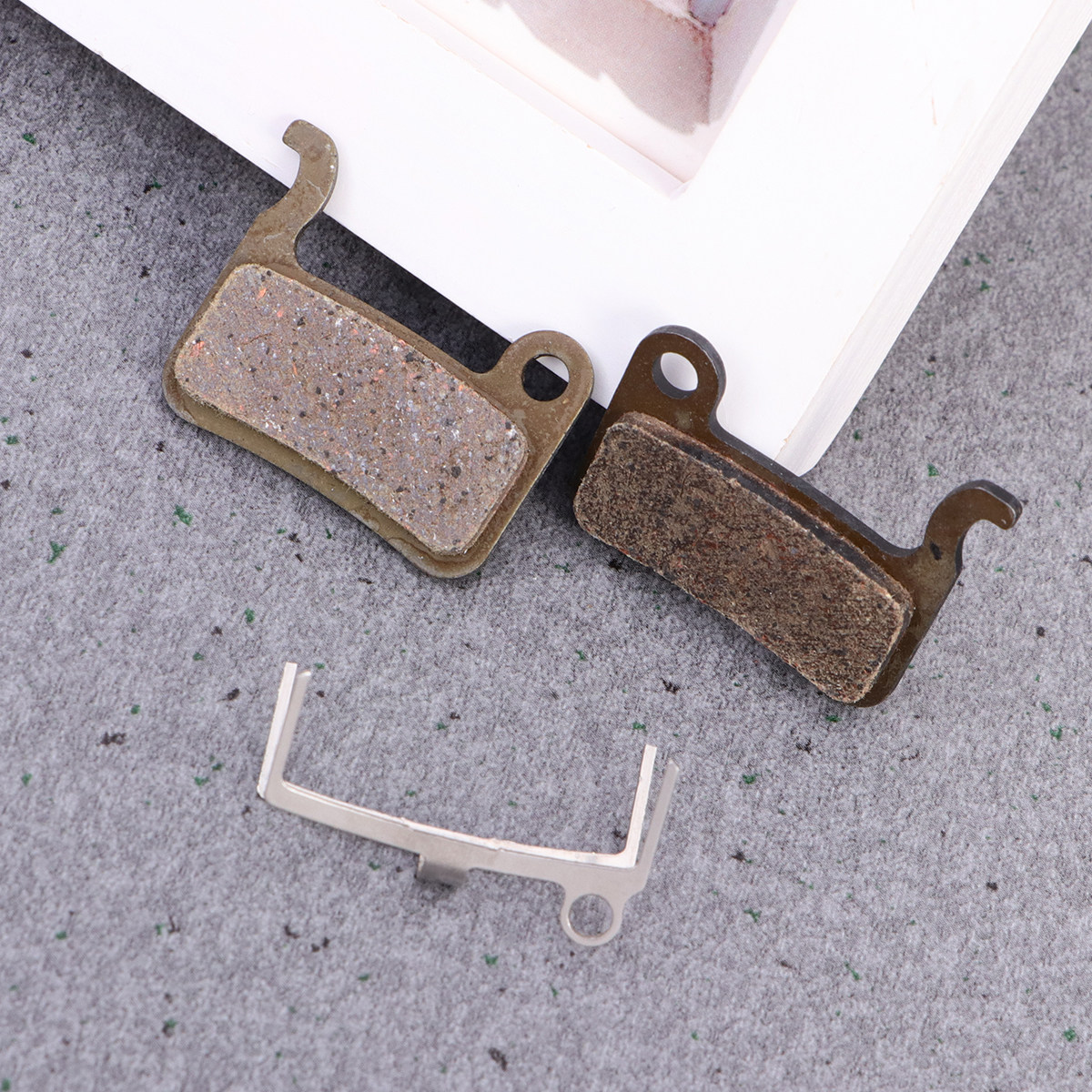 Brake Pads Bike - 2Sets Semi-Metallic Resin Brake Pads Low